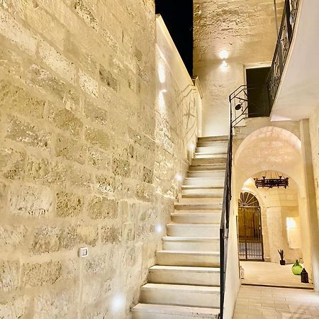 Palazzo Storico Riccardi Rollo Apartment ซาน เชซาริโอ ดิ เลชเช ภายนอก รูปภาพ