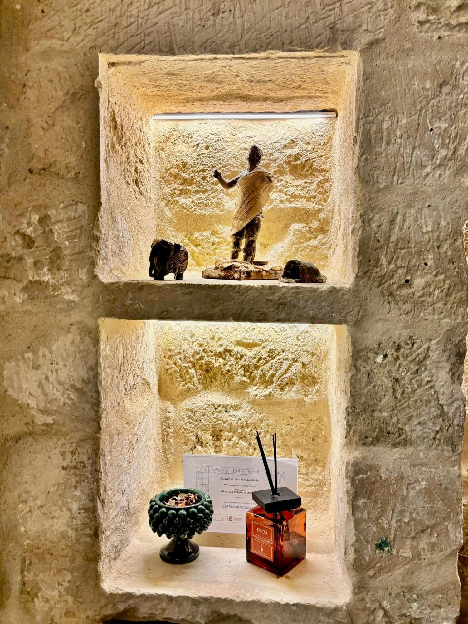 Palazzo Storico Riccardi Rollo Apartment ซาน เชซาริโอ ดิ เลชเช ภายนอก รูปภาพ