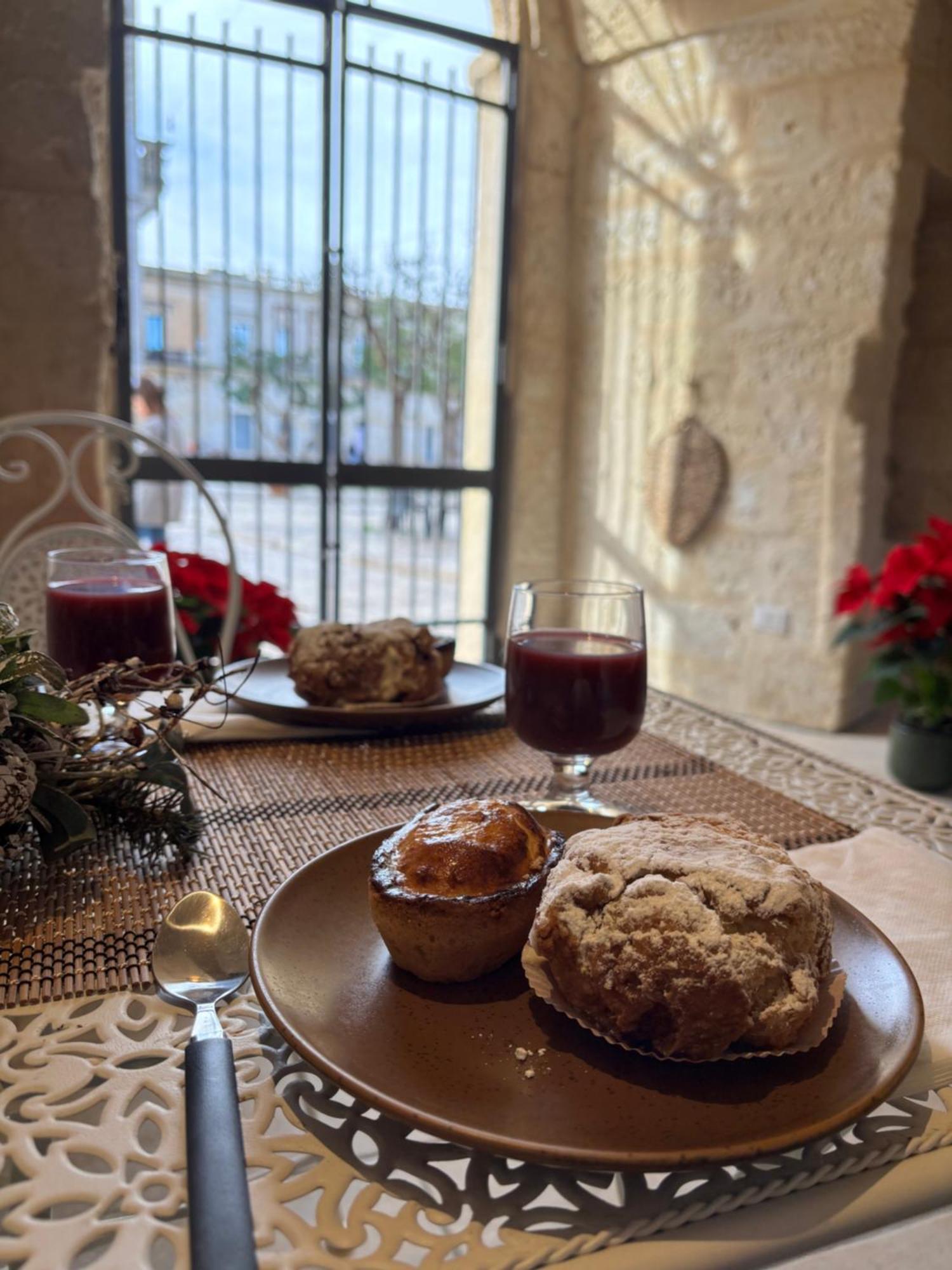 Palazzo Storico Riccardi Rollo Apartment ซาน เชซาริโอ ดิ เลชเช ภายนอก รูปภาพ