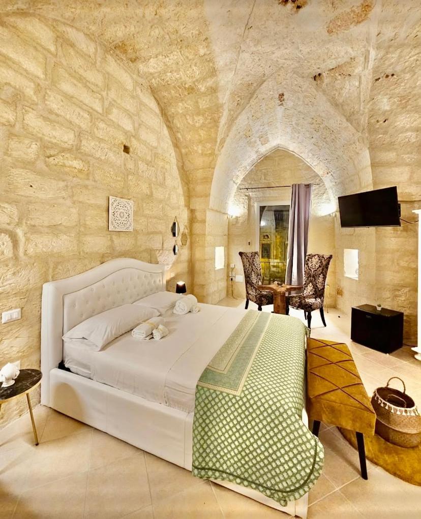 Palazzo Storico Riccardi Rollo Apartment ซาน เชซาริโอ ดิ เลชเช ภายนอก รูปภาพ