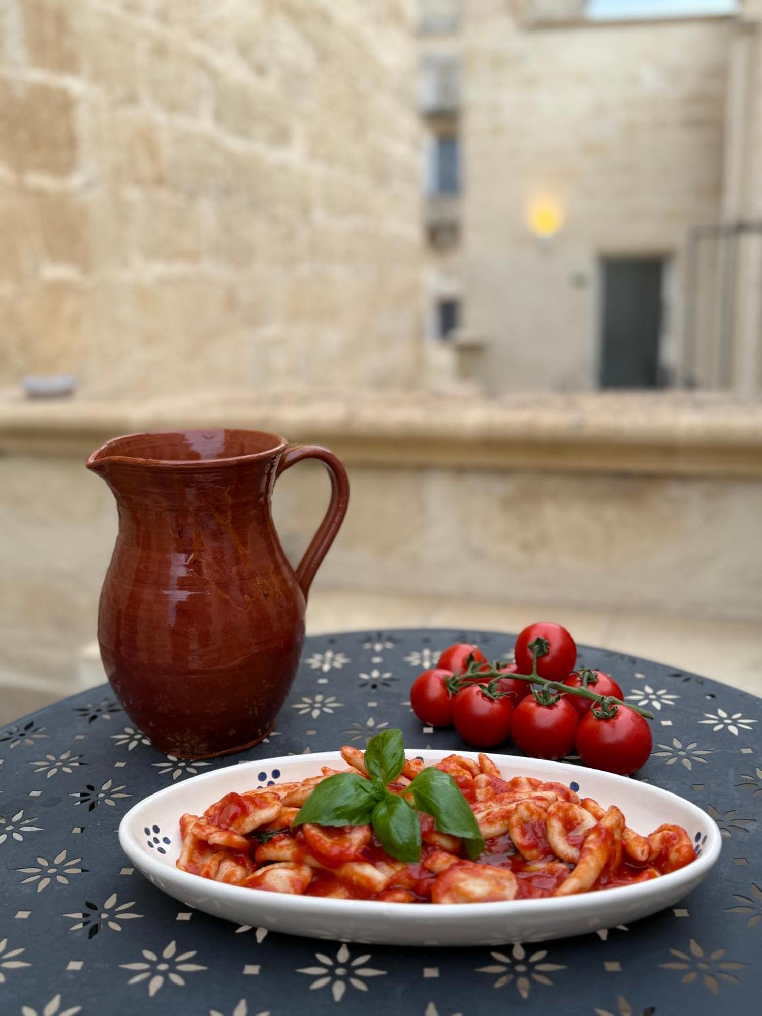 Palazzo Storico Riccardi Rollo Apartment ซาน เชซาริโอ ดิ เลชเช ภายนอก รูปภาพ